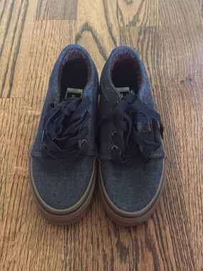 Vans Men's Navy Blue Canvas Sneakers with Brown Gum Sole - Men’s 5